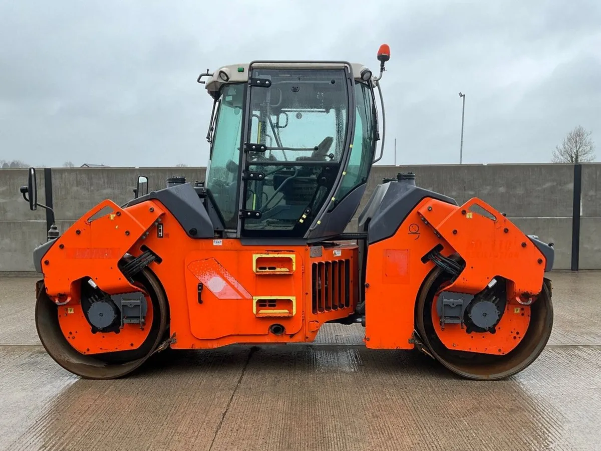 HAMM HD+110i DOUBLE DRUM RIDE ON CABBED ROLLER - Image 3