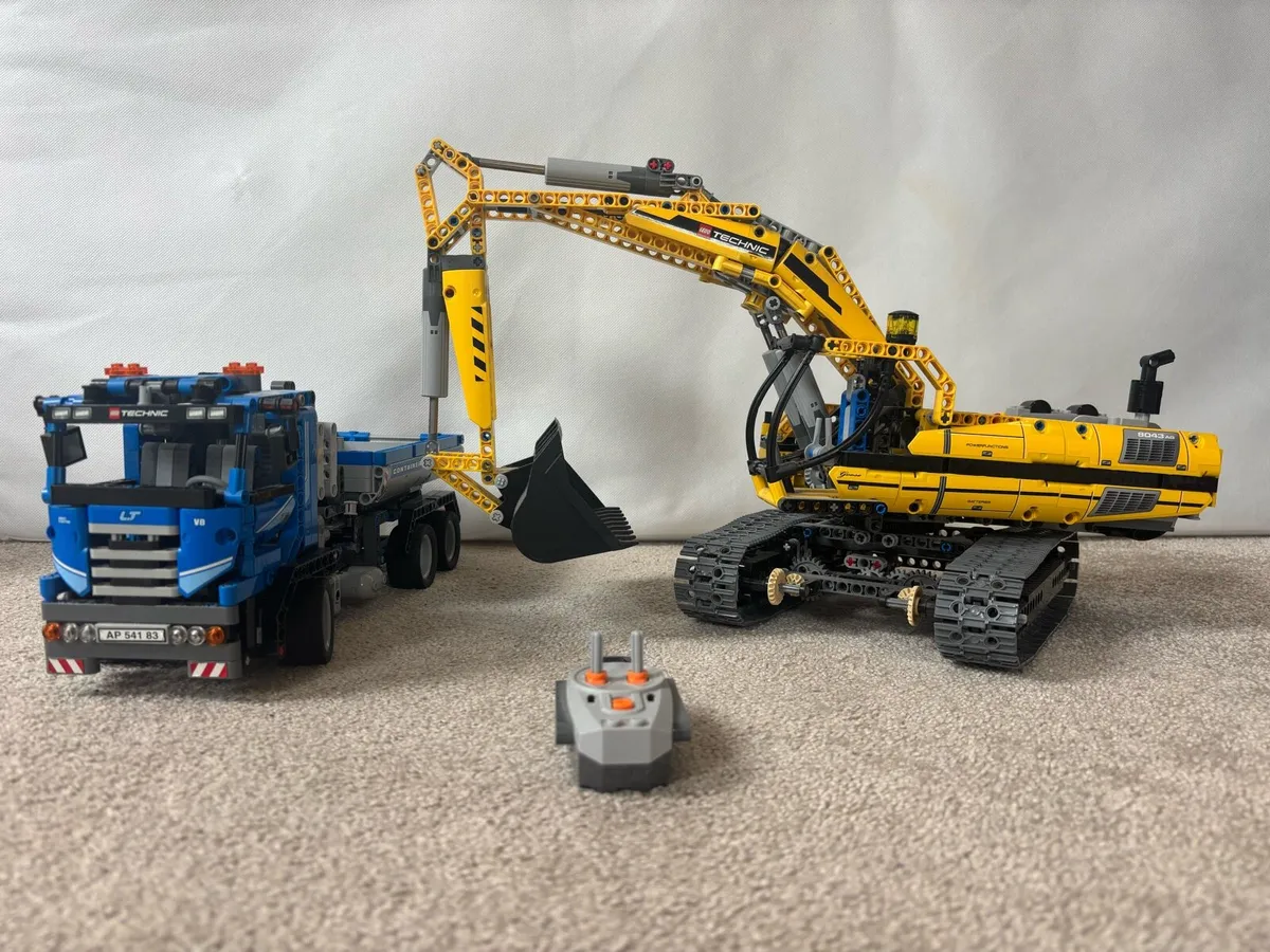 Lego Truck 8052 Excavator 8043 - Image 1