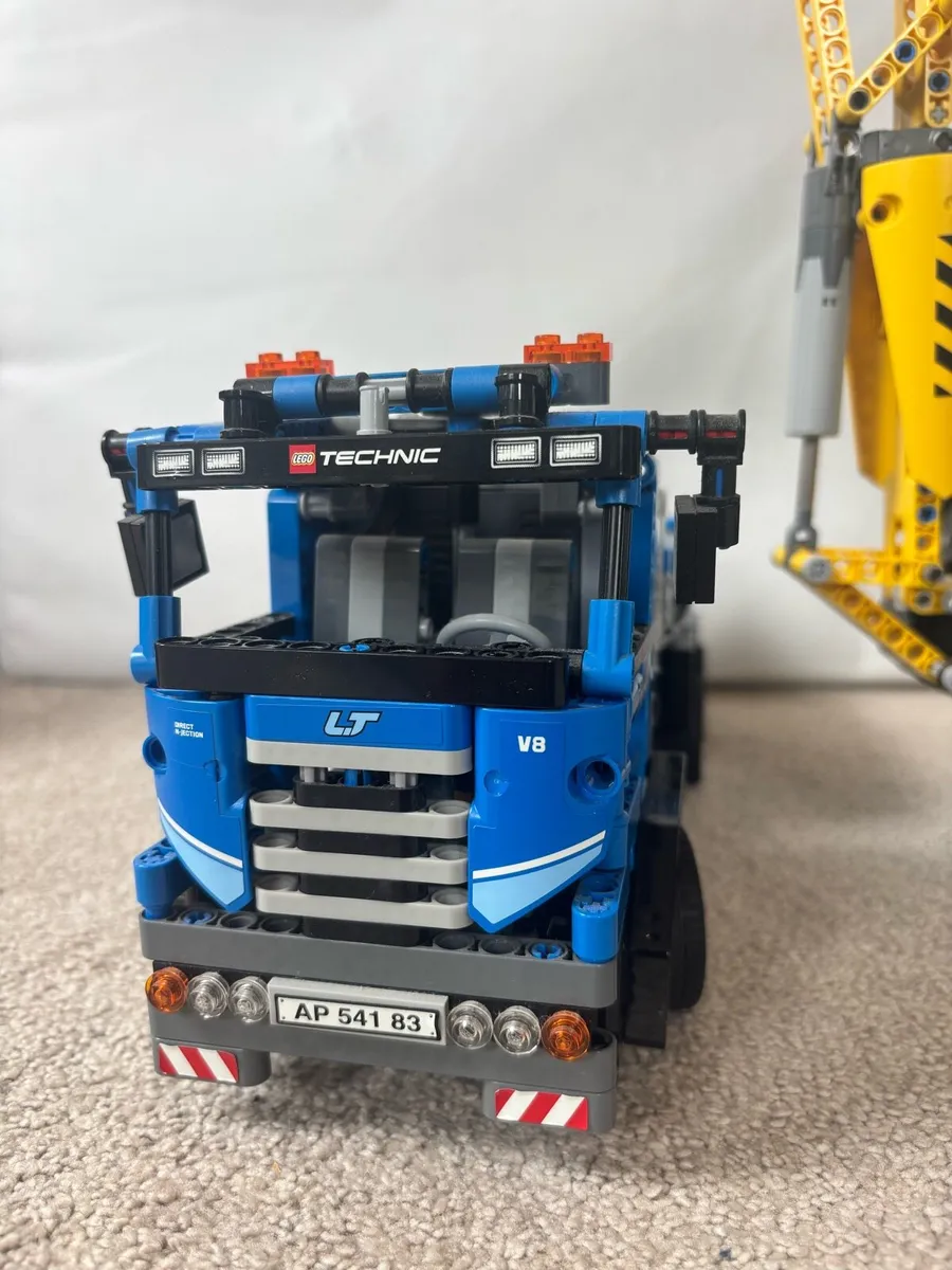 Lego Truck 8052 Excavator 8043 - Image 2