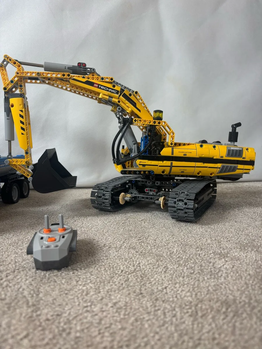 Lego Truck 8052 Excavator 8043 - Image 3