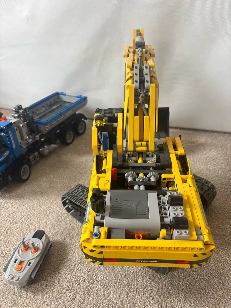 Lego Truck 8052 Excavator 8043 - Image 4