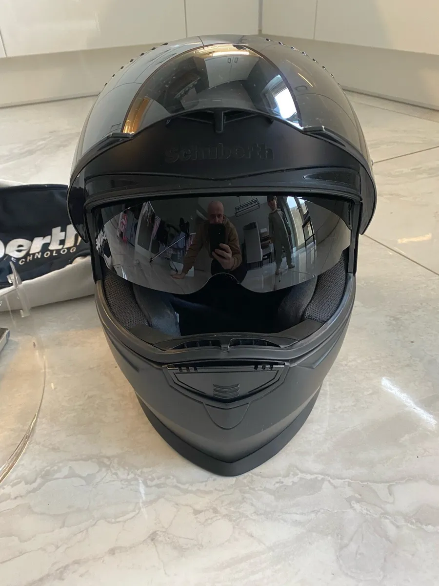 Schuberth s2 helmet - Image 3