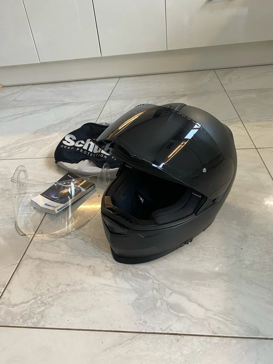 Schuberth s2 helmet - Image 1