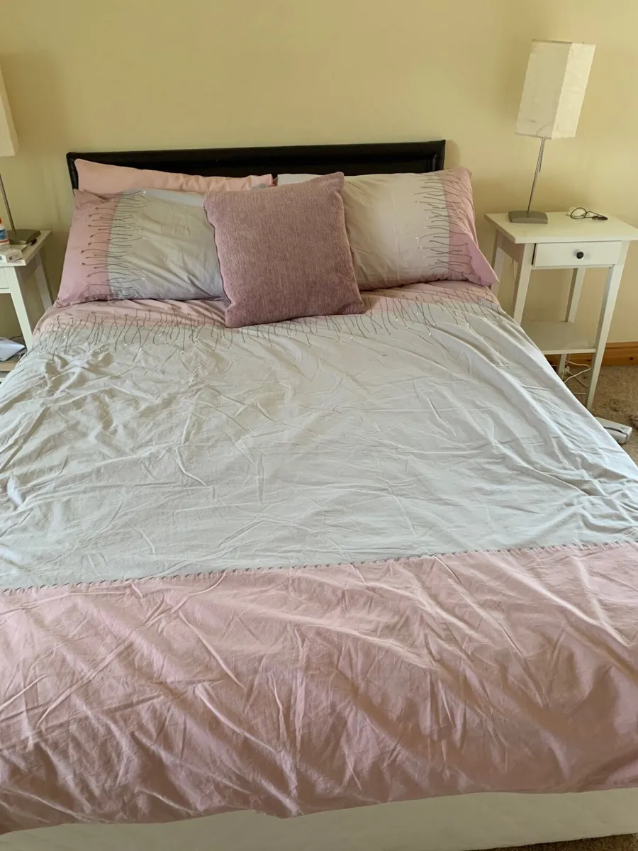 Free Double bed - Image 1
