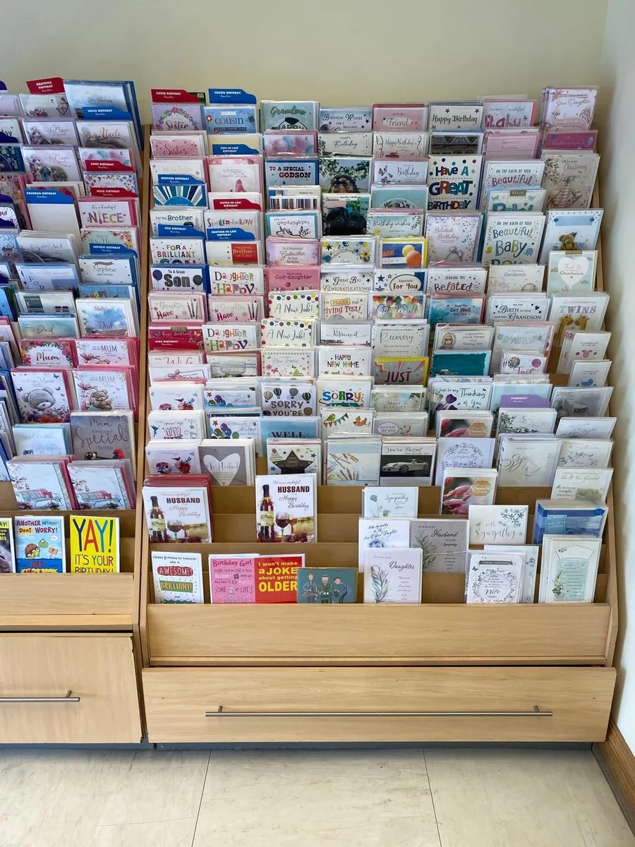 Cards with display stands - Image 3