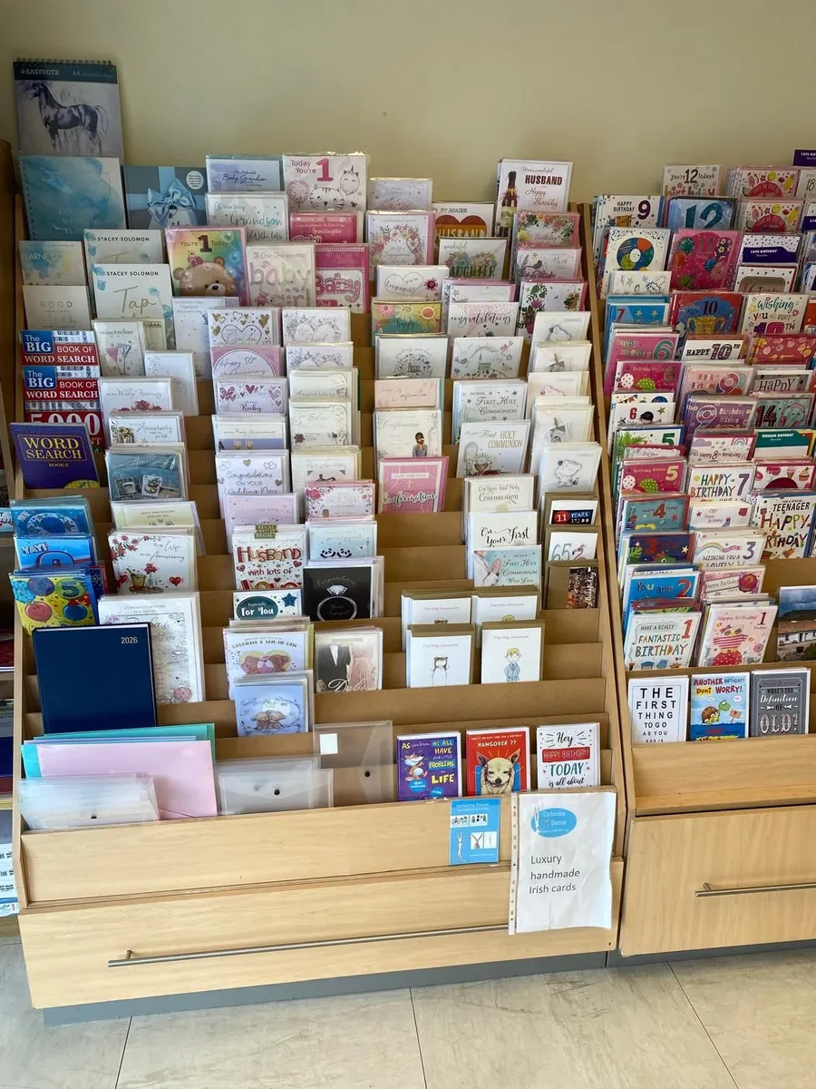 Cards with display stands - Image 2