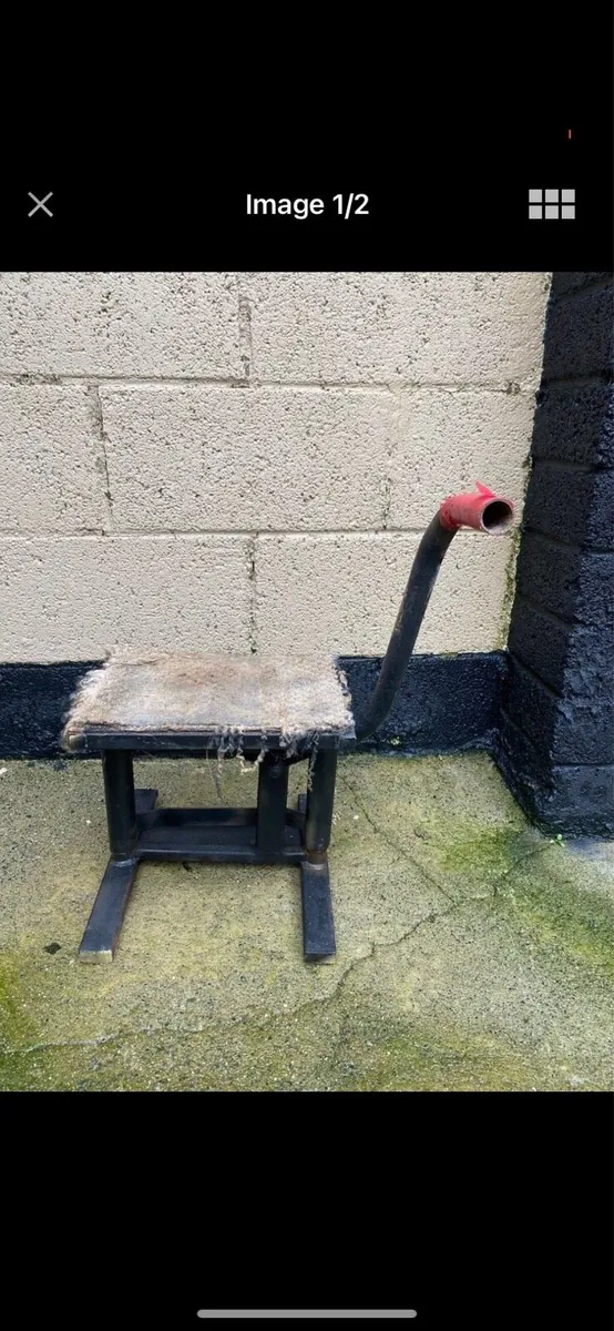 Motor cross stand - Image 1