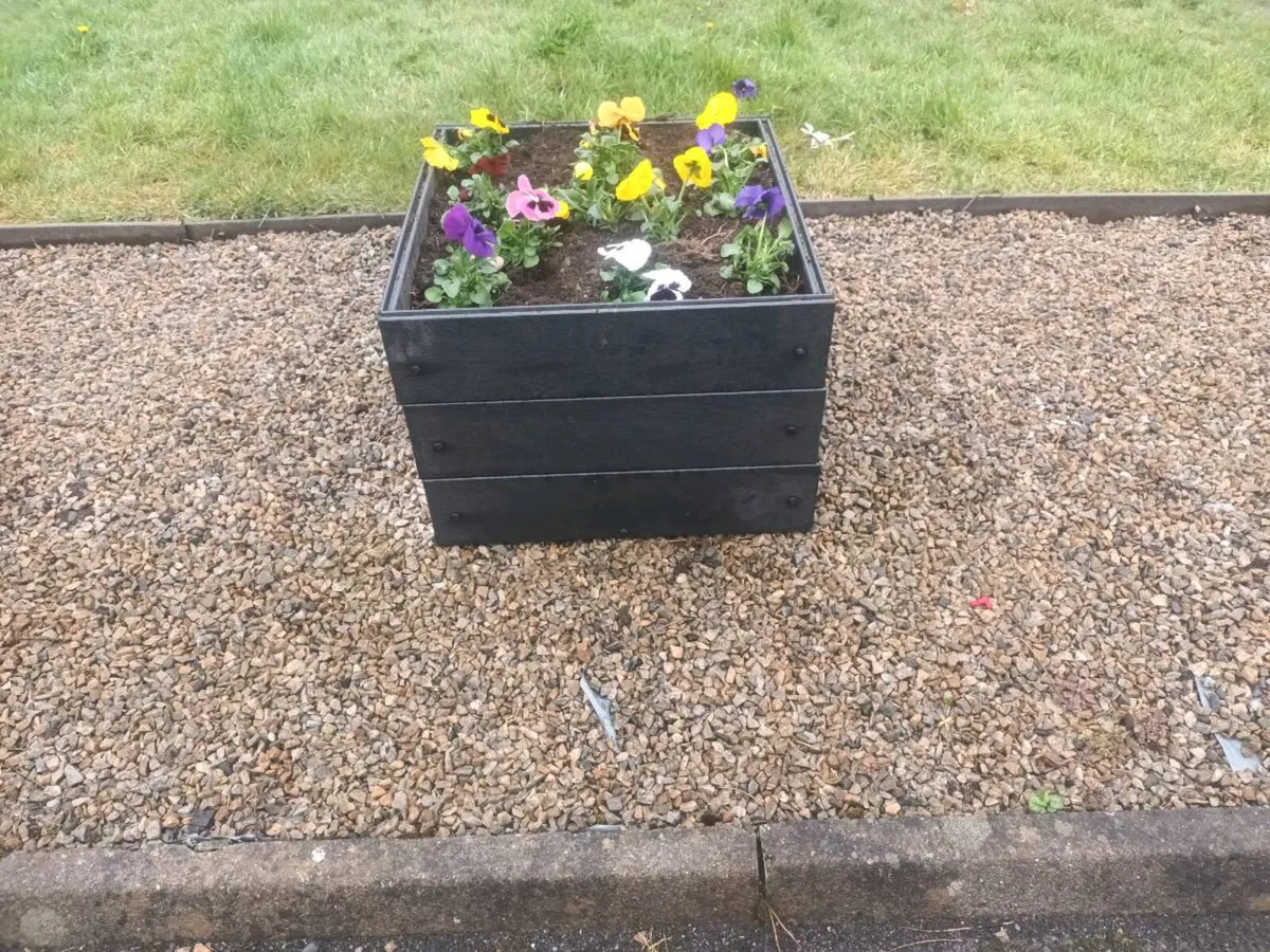 Flower planters - Image 1