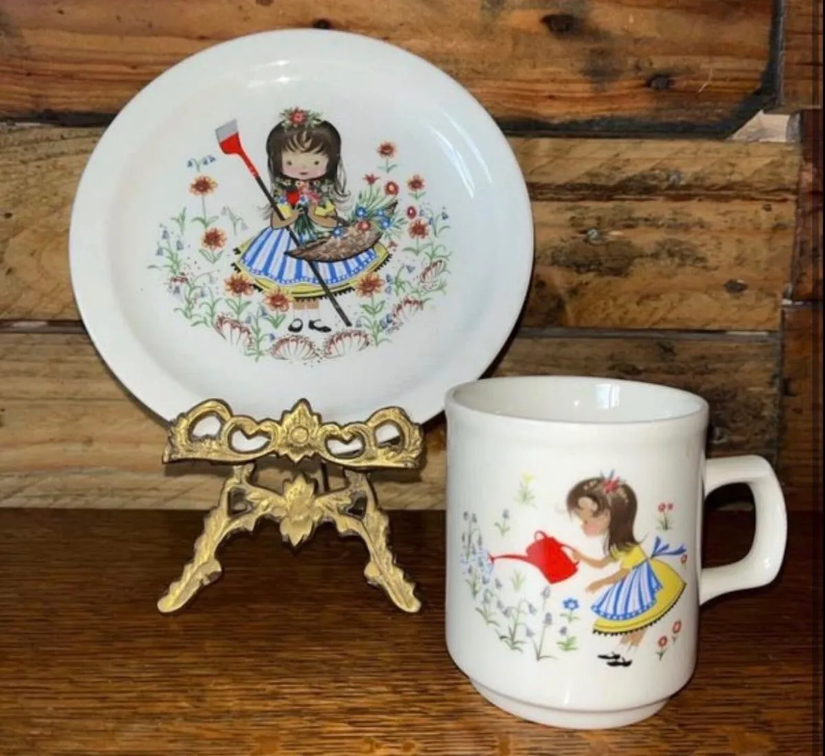 Carrigaline Pottery Set - Image 1