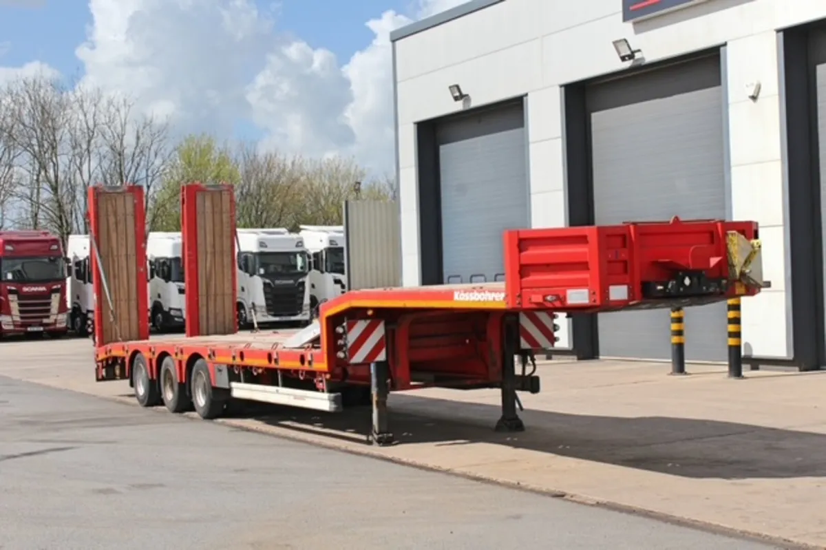 2018 KASSBOHRER TRI-AXLE LOW-LOADER - Image 1
