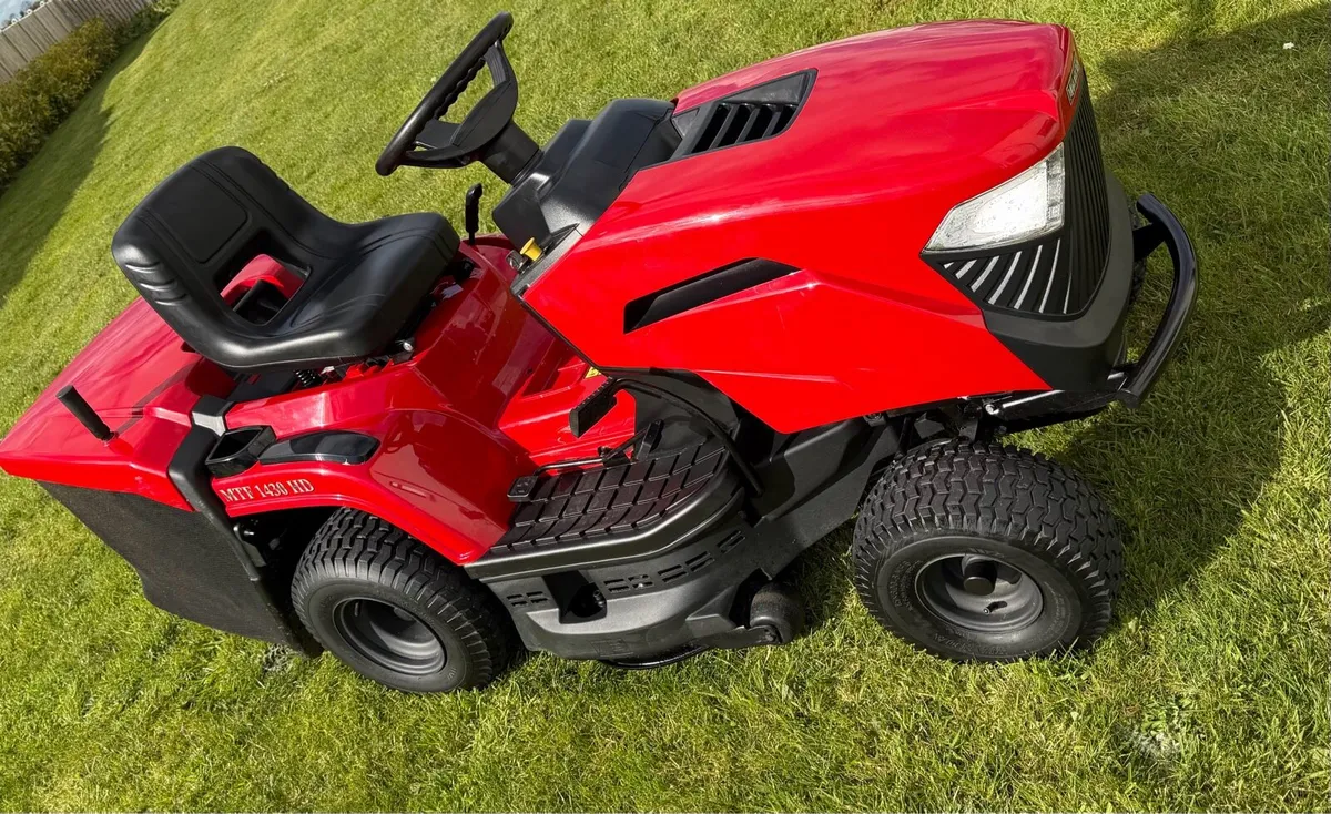 LATEST MODEL MOUNTFIELD MOWER - Image 3
