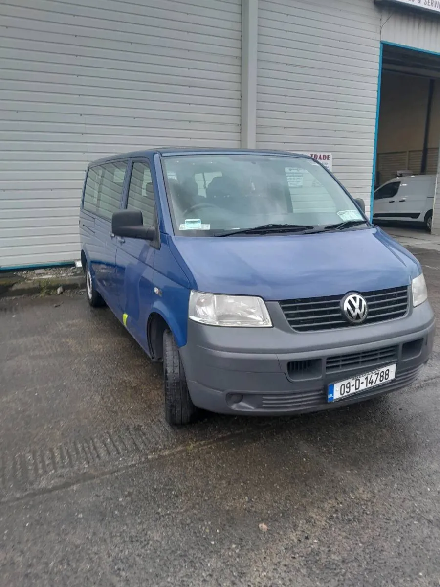 Volkswagen minibus  2009 - Image 2