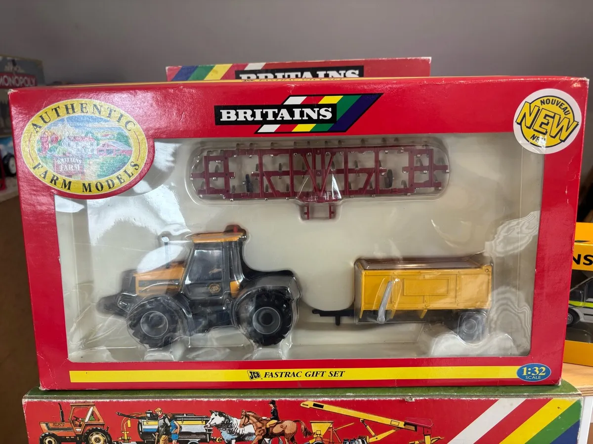 Britains JCB Fastrac Gift Set - Image 1