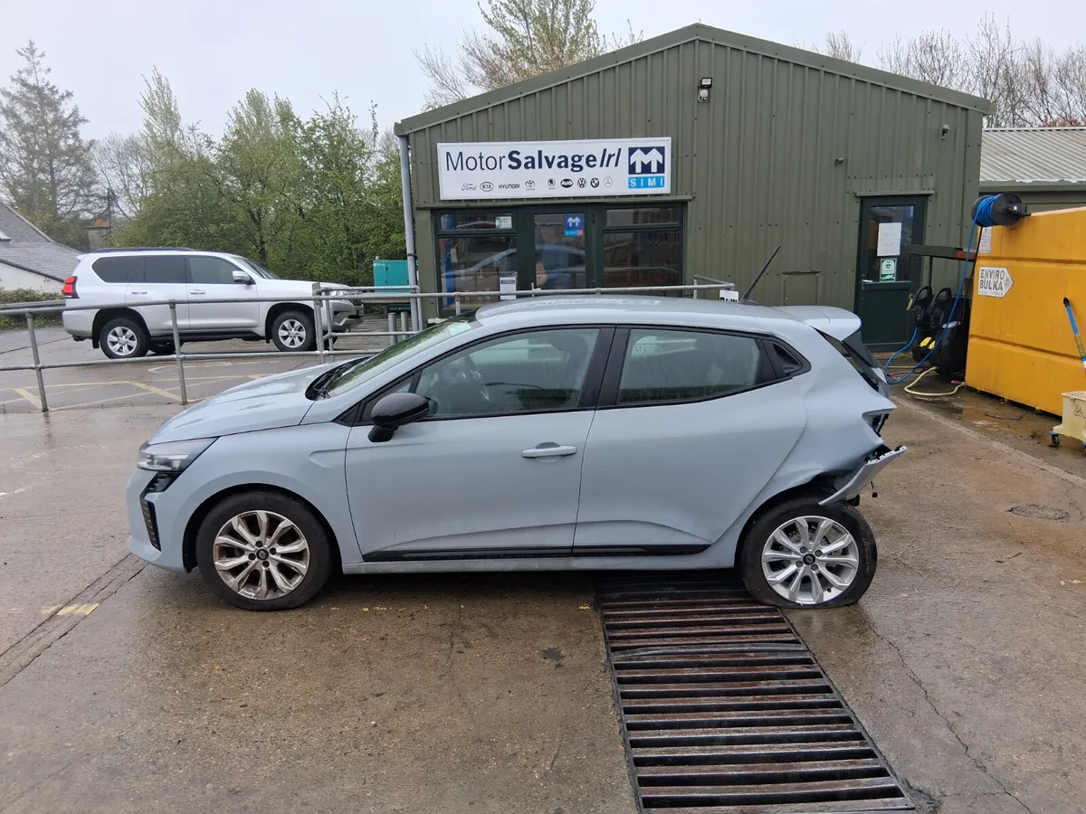 2024 RENAULT CLIO  1 LTR PETROL (for parts only) - Image 1