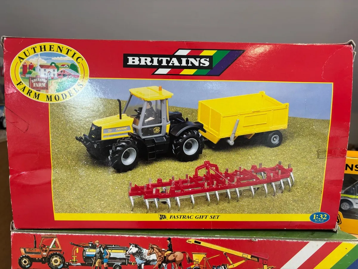 Britains JCB Fastrac Gift Set - Image 4