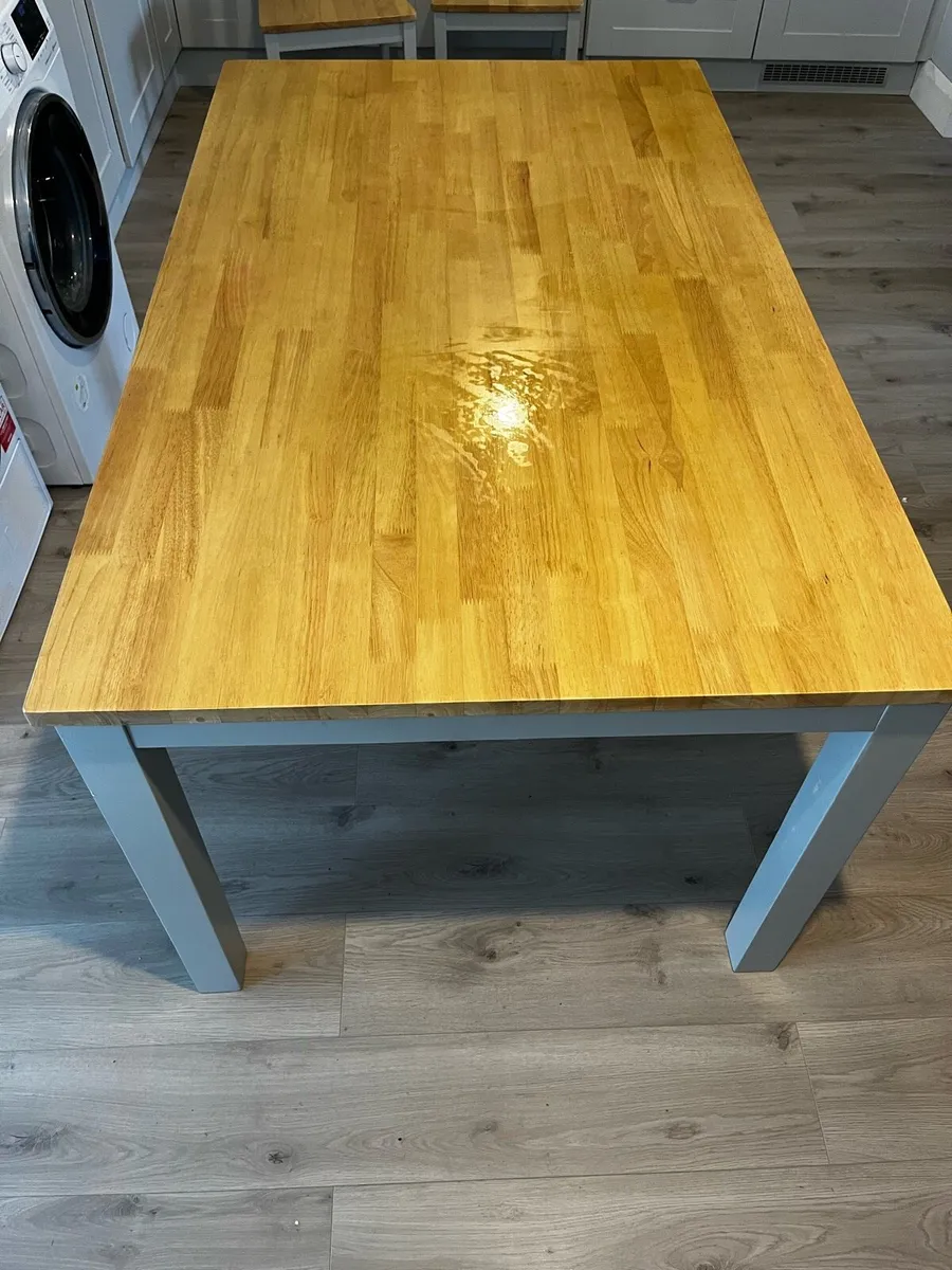 Kitchen table and chairs - Image 4