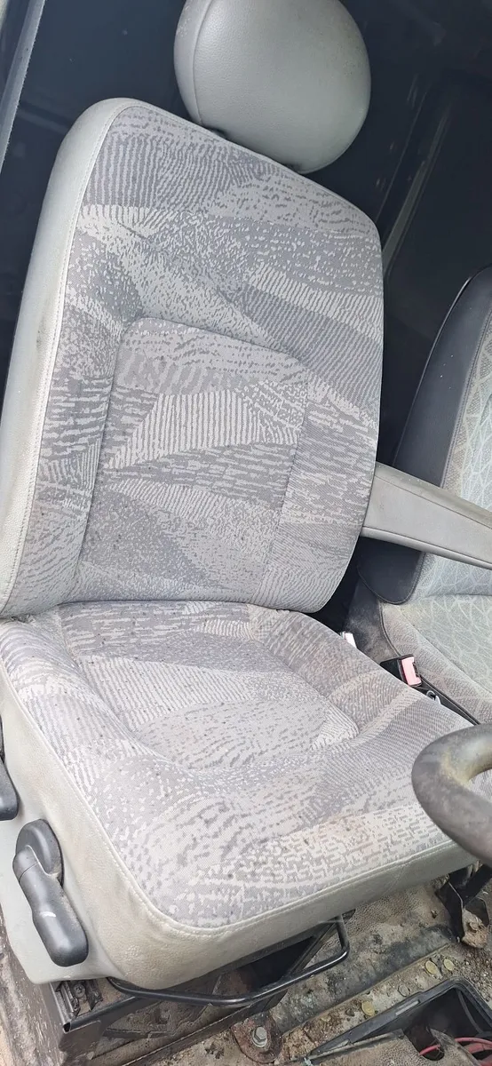 Van Seat renualt master 2008 - Image 2