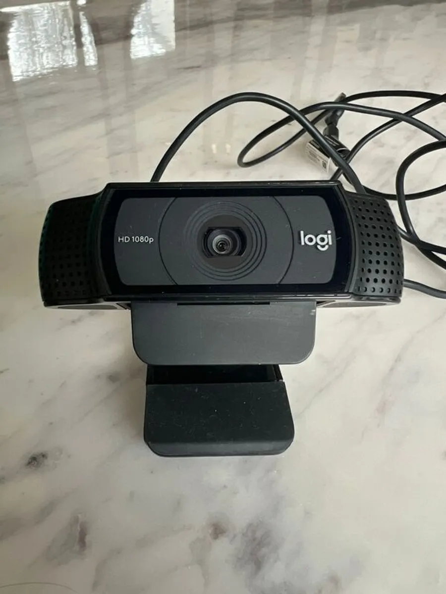 Logitech C920 HD Pro Webcam - Barely used - Image 2