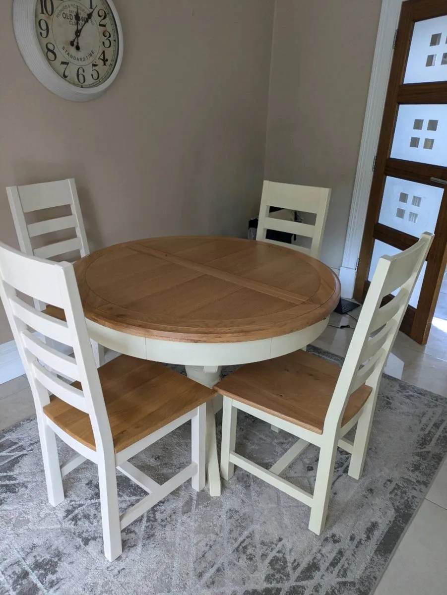 Kitchen table - Image 1