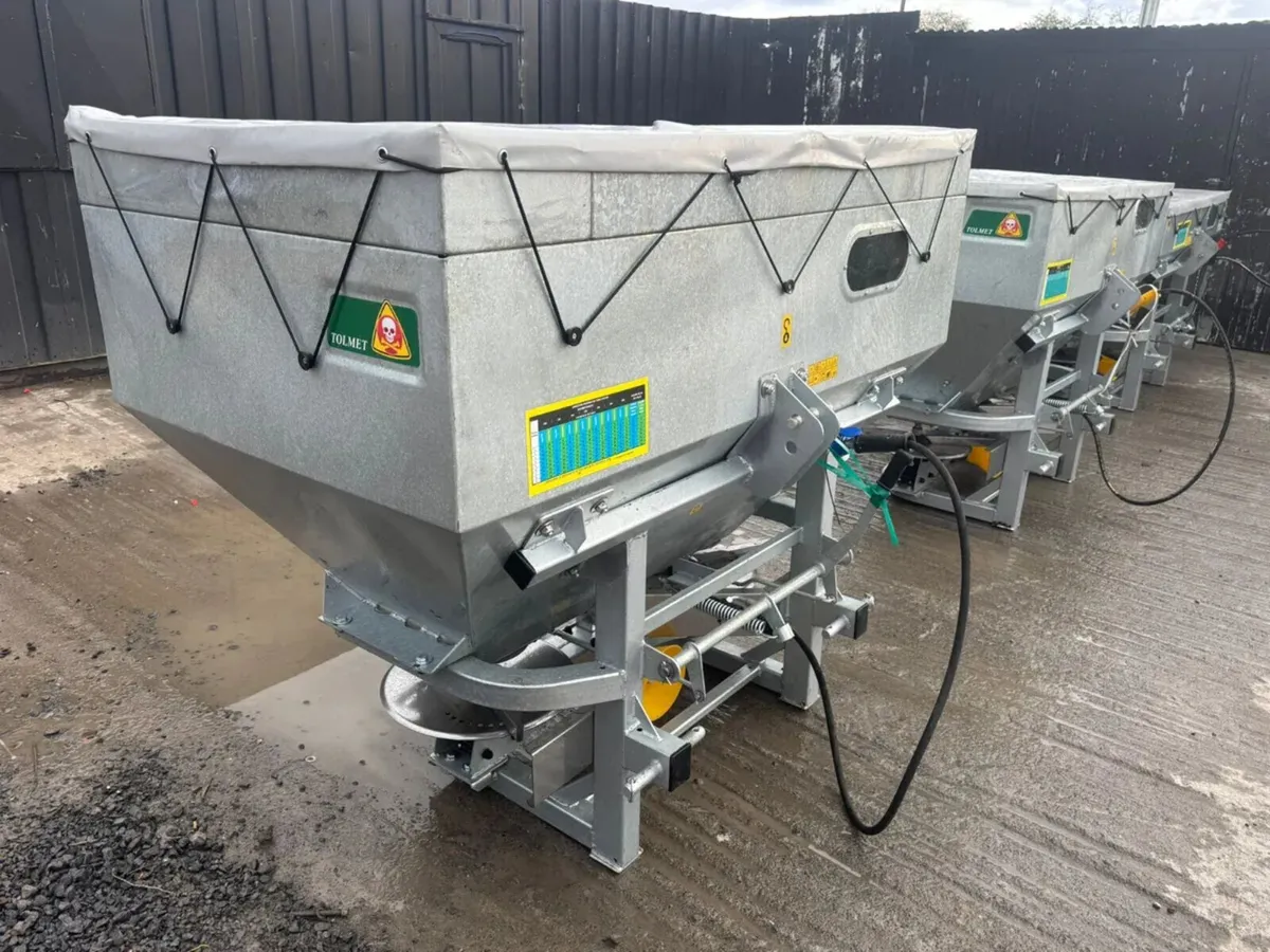 Tolmet 800kg Fertiliser Spreader – PTO - Image 2