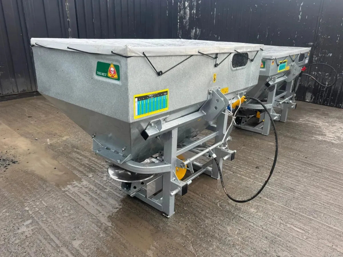 Tolmet 800kg Fertiliser Spreader – PTO - Image 3