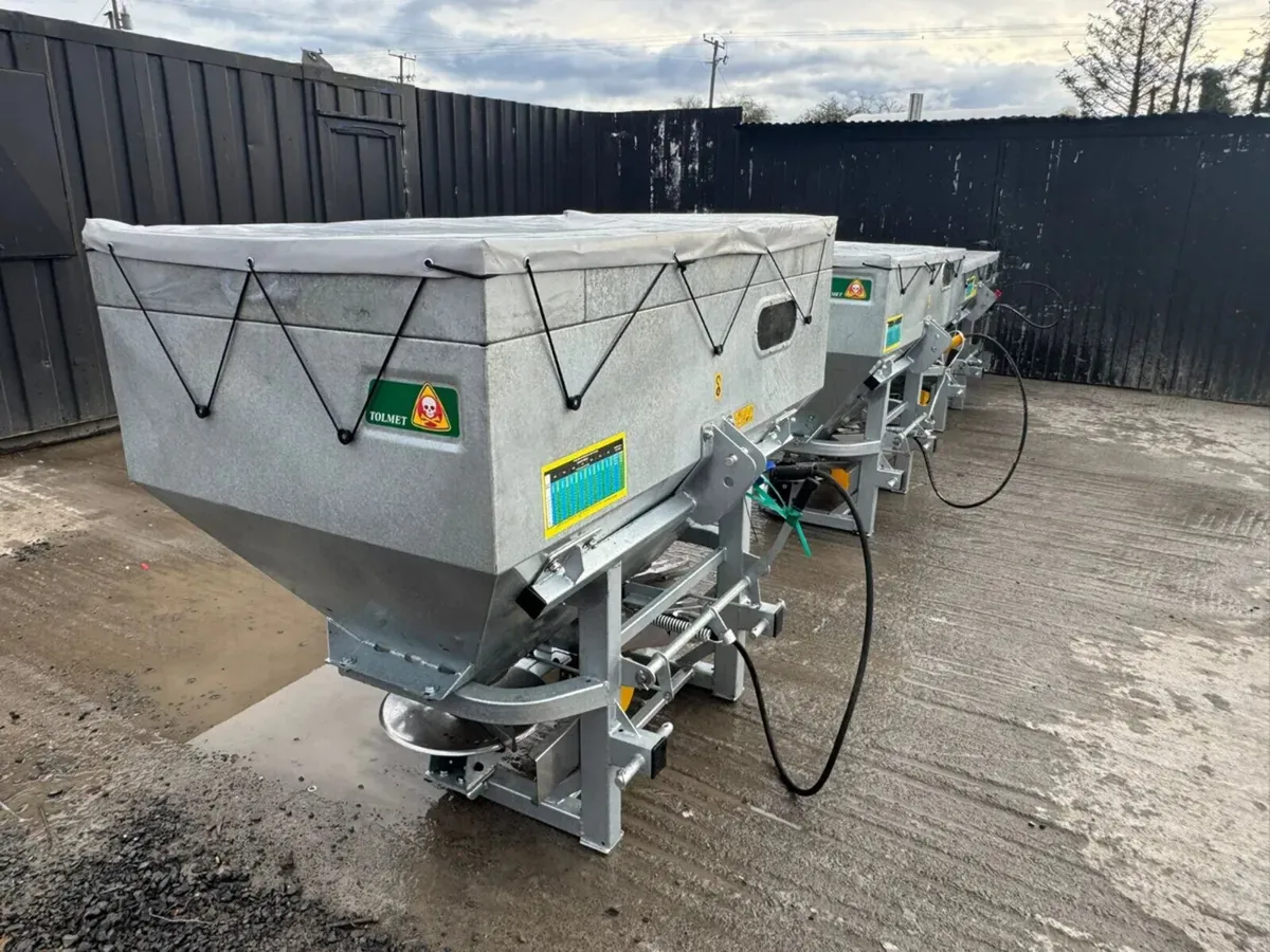 Tolmet 1000kg Fertiliser Spreader – PTO - Image 2