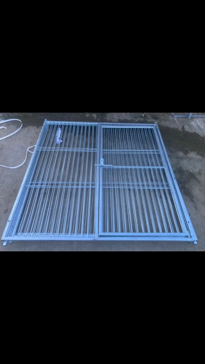 Dog run / kennel - Image 1