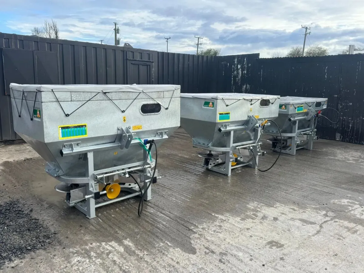 Tolmet 1000kg Fertiliser Spreader – PTO - Image 1