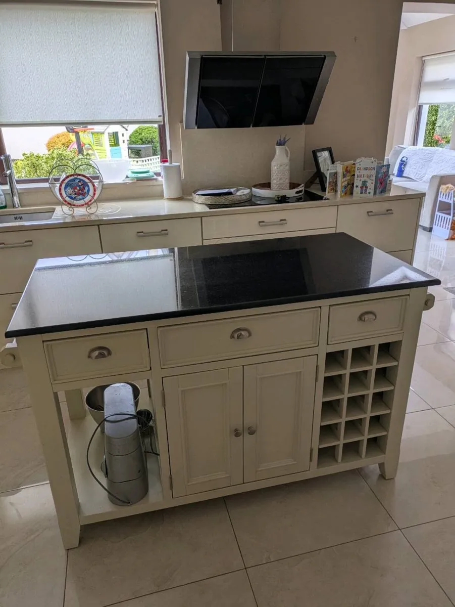 Kitchen island - Image 3