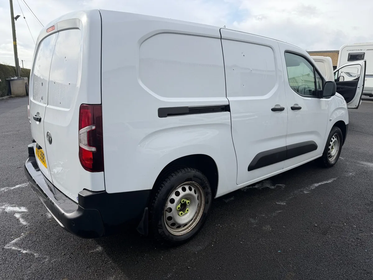 2022 Vauxhall Combo Berlingo LWB 1.5 Diesel - Image 3