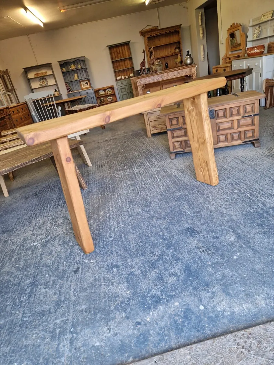 Reclaimed pine cosole table - Image 4