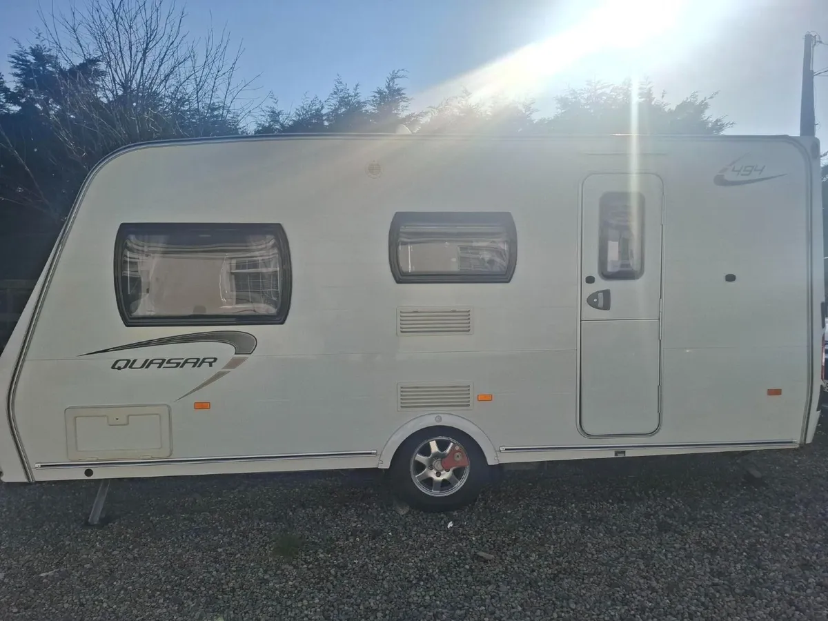 4 Berth 2012 Lunar Quaser caravan - Image 1