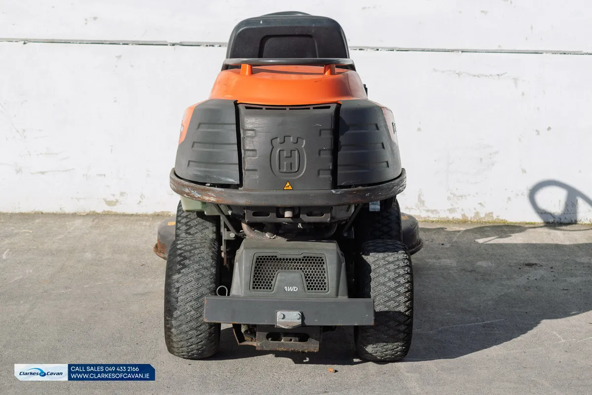 2016 Husqvarna R418 TS Lawnmower - Image 4