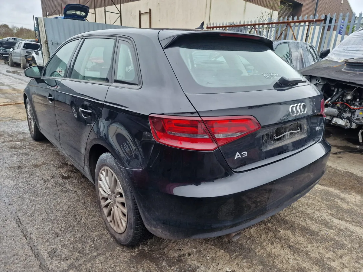 14 AUDI A3  1.6 TDI (CRK) FOR BREAKING - Image 4