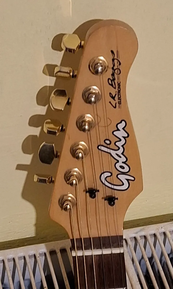 Godin Acousticaster - Image 3