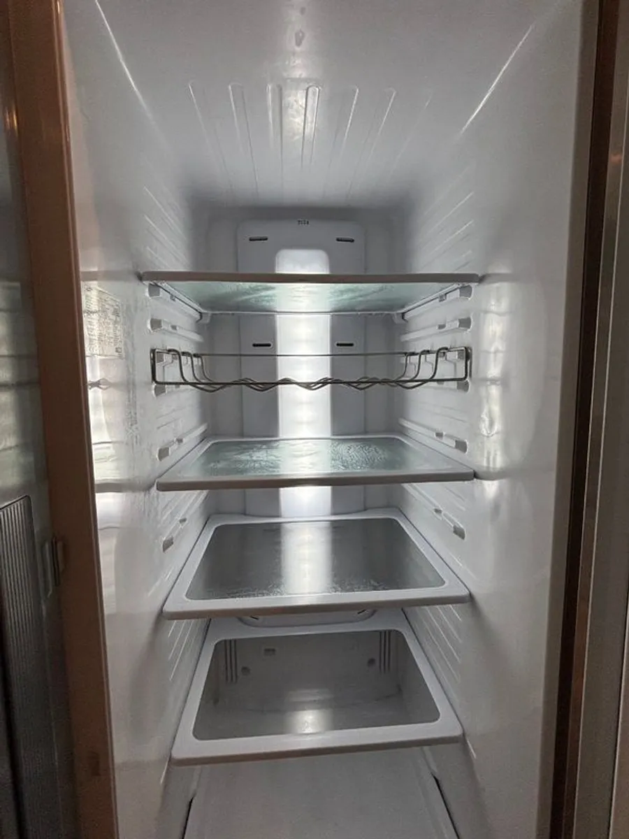 Samsung American Fridge Freezer - Image 4