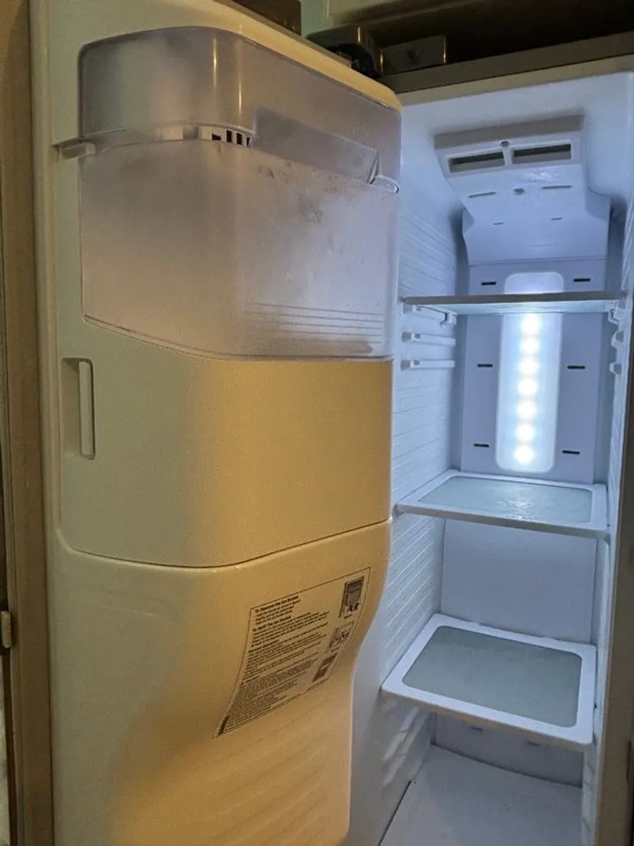 Samsung American Fridge Freezer - Image 2
