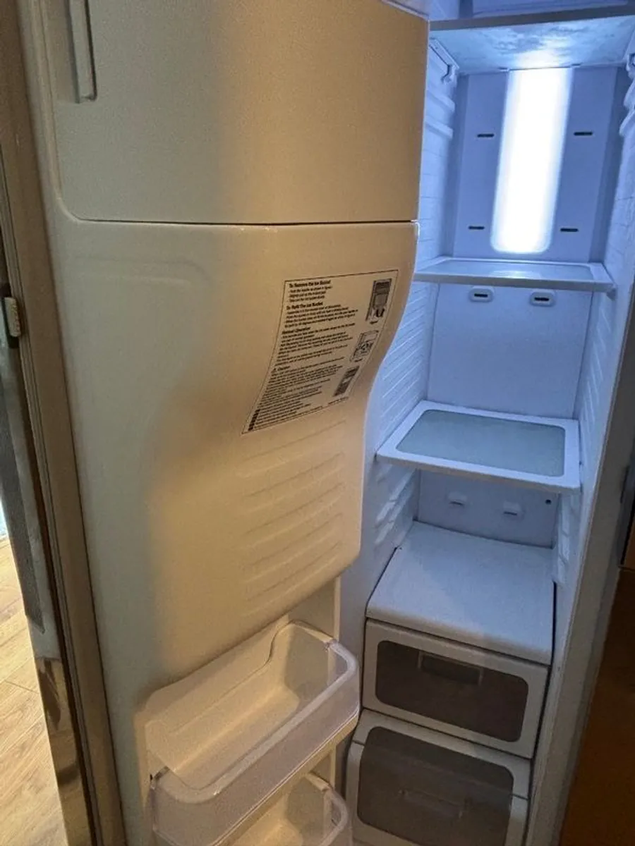 Samsung American Fridge Freezer - Image 3