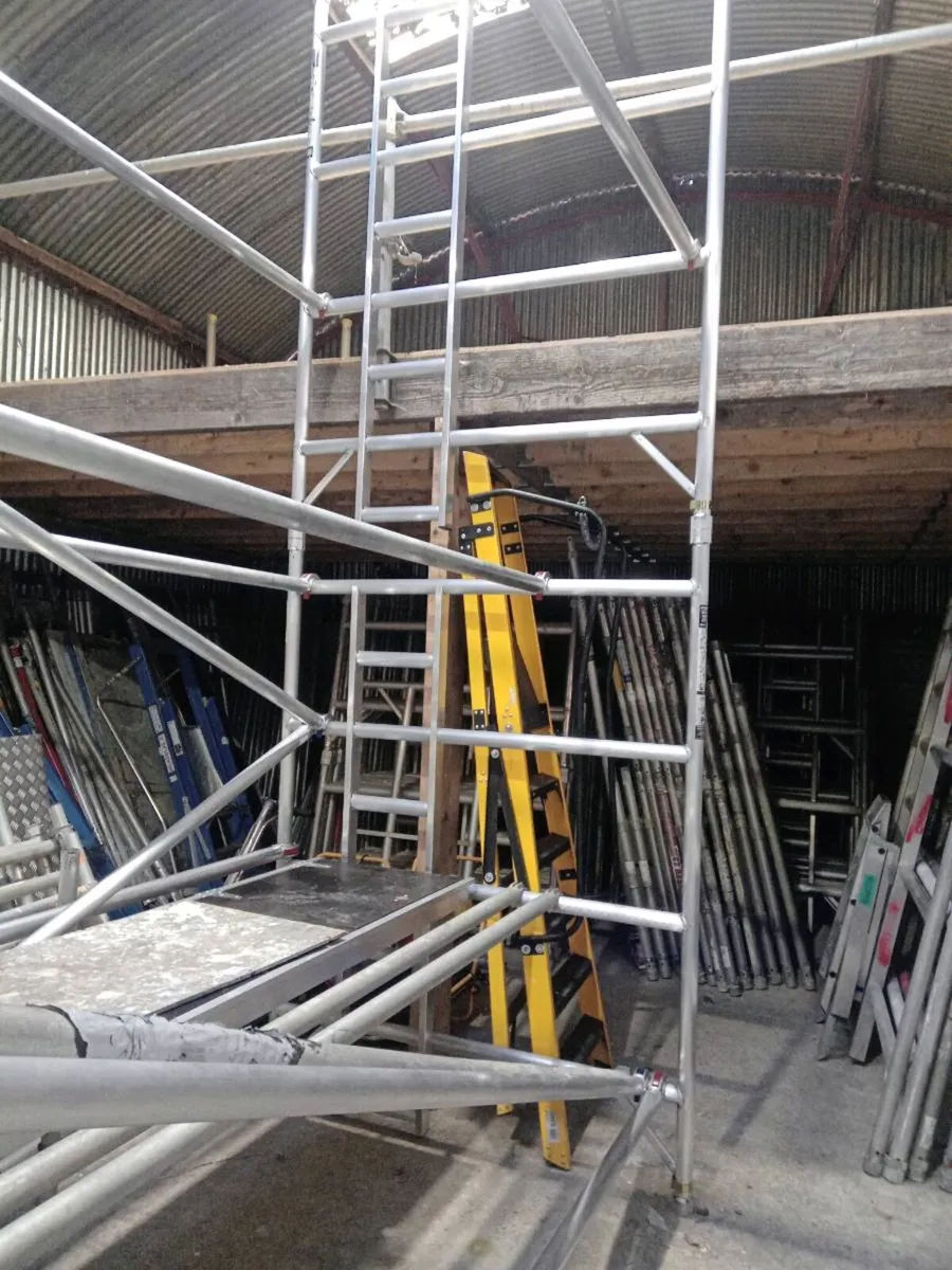 Scaffolding tower - Image 1