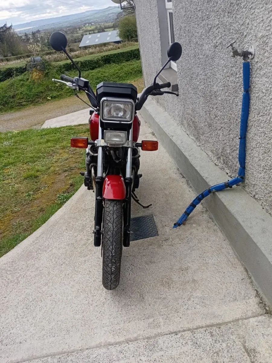 YAMAHA XJ750 SECA 1982 - Image 2