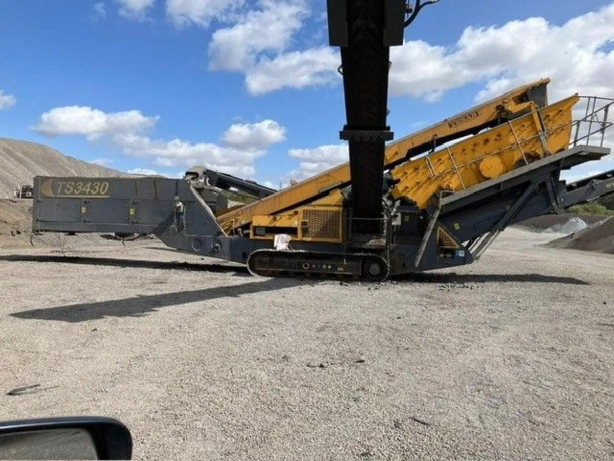 21' Tesab 3430 3 Deck Screener - Image 2