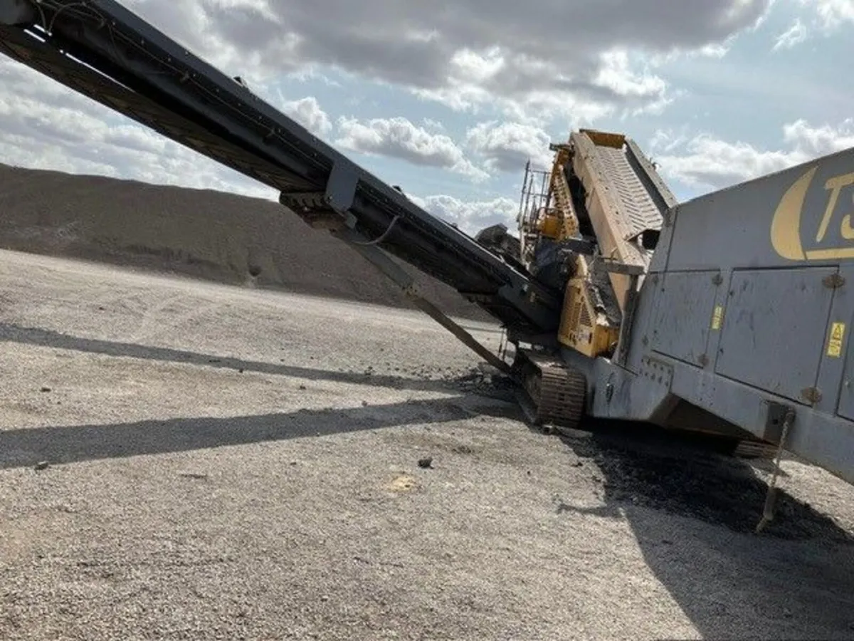 21' Tesab 3430 3 Deck Screener - Image 3