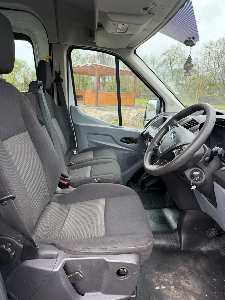 181 Ford Transit 7 Seats Crewcab Read Add - Image 4