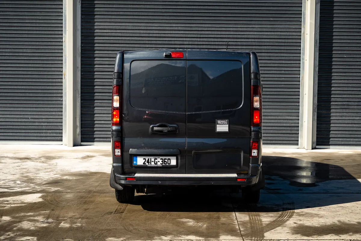 Renault Trafic Exclusive Auto 170bhp 2024 - Image 4