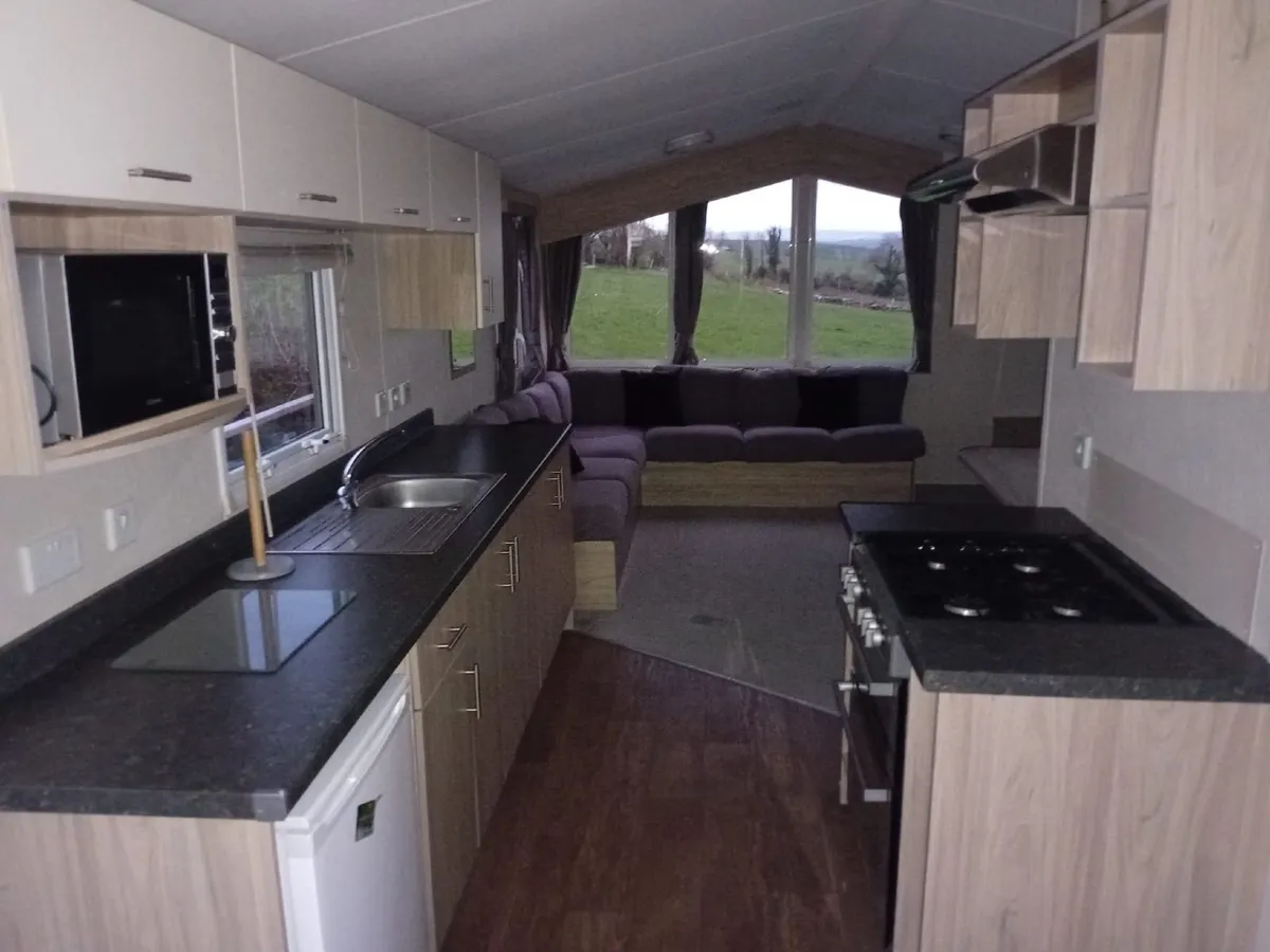 Mobile home - Image 1