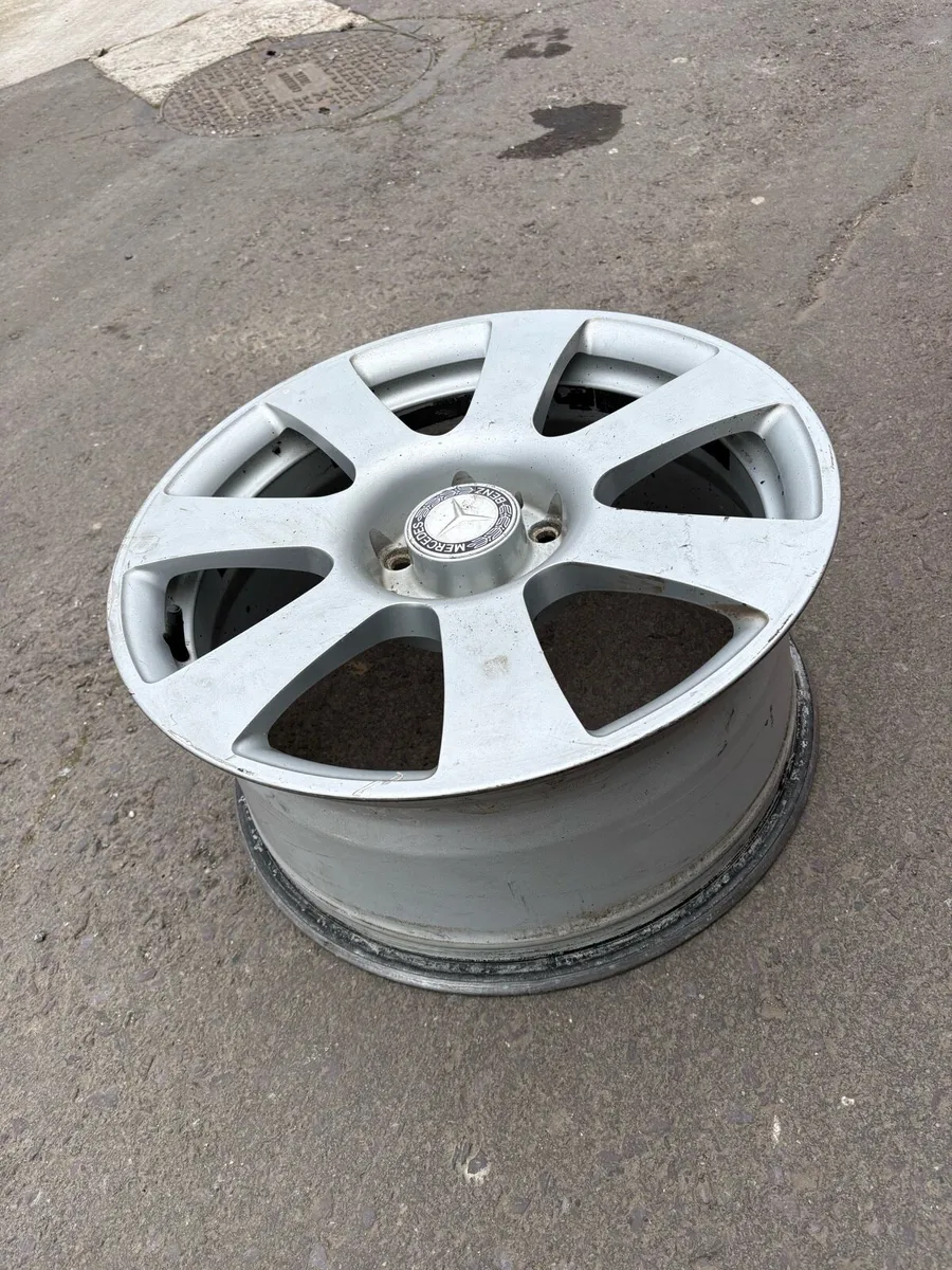 Alloy wheels. 18” genuine Mercedes - Image 1