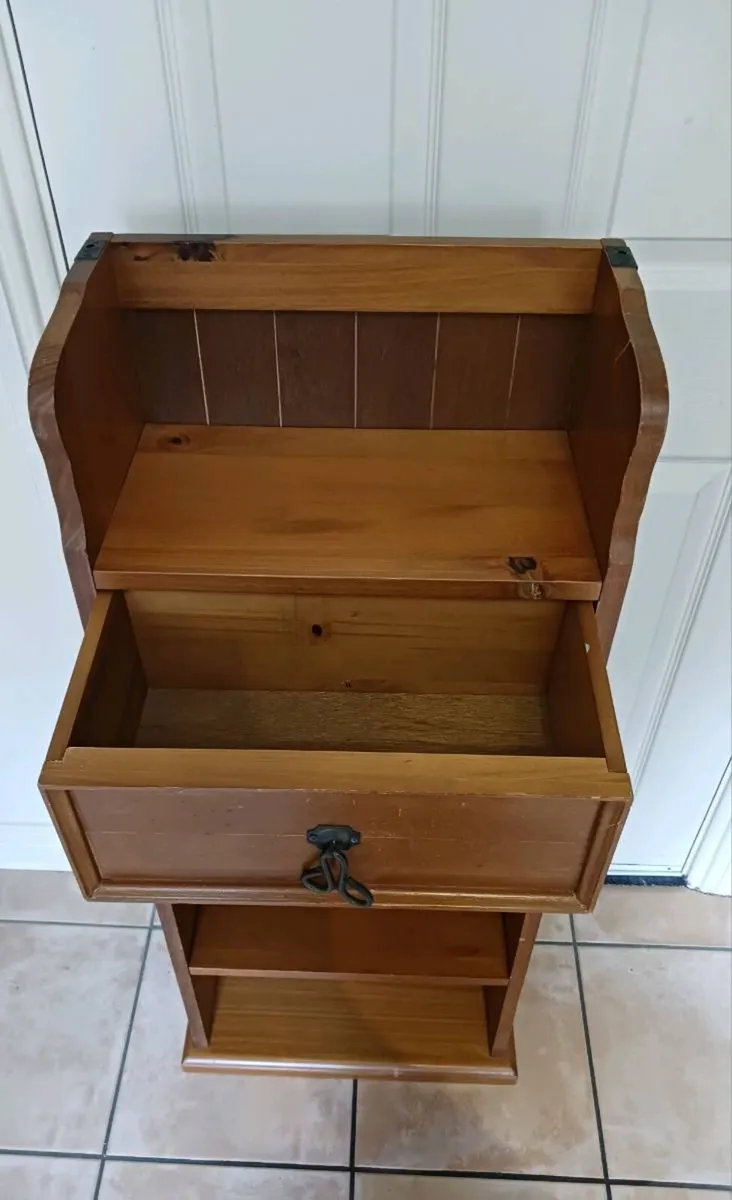 Book shelf - Image 3