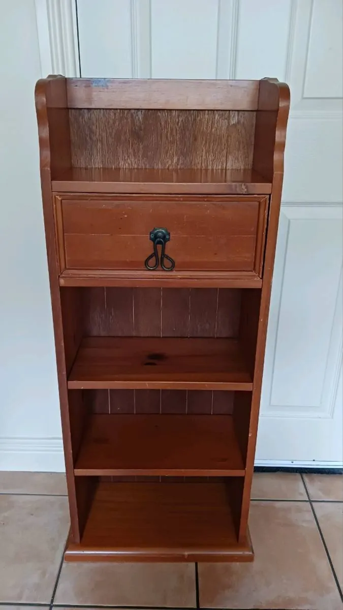 Book shelf - Image 1