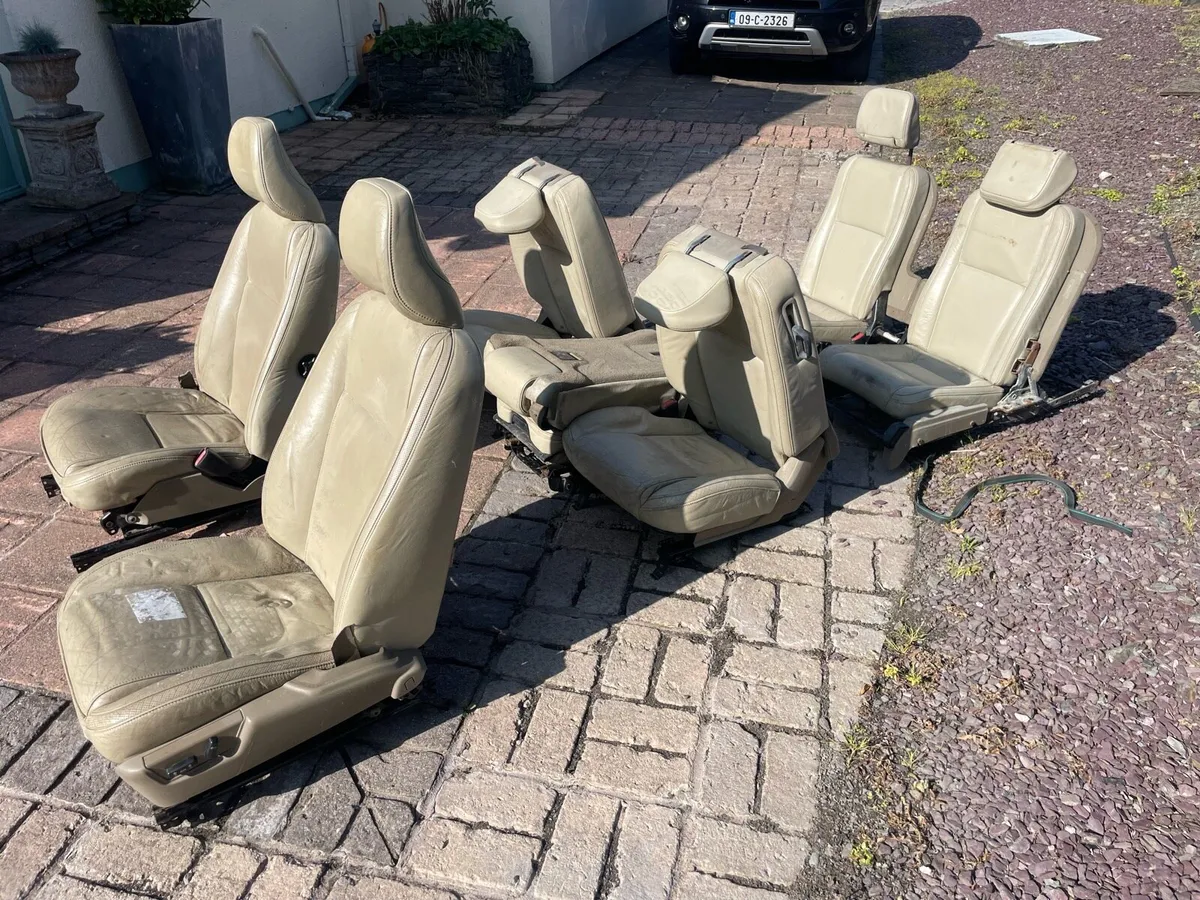 Volvo xc90 seats - Image 1