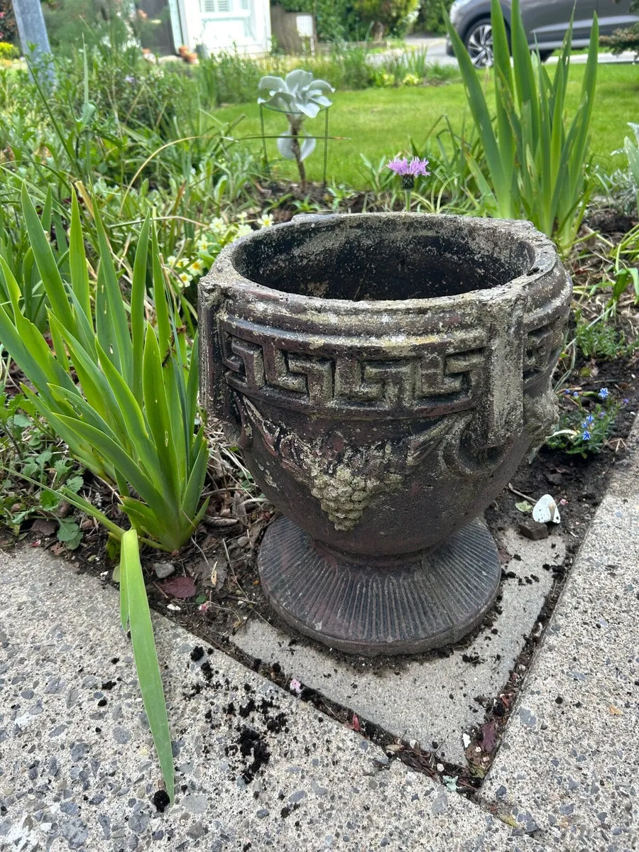 2 x garden planters - Image 2